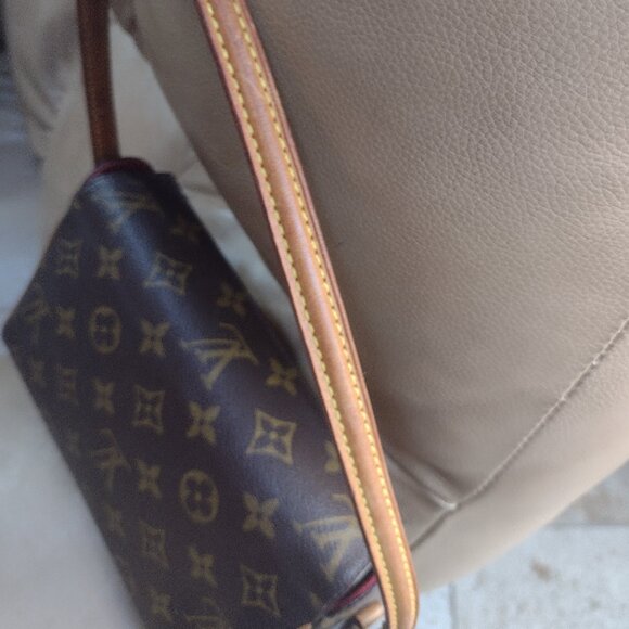 🌹Amazing Rare Louis Vuitton Recital - Picture 14 of 15